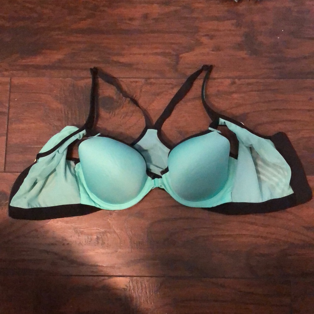 VS Sports Bra